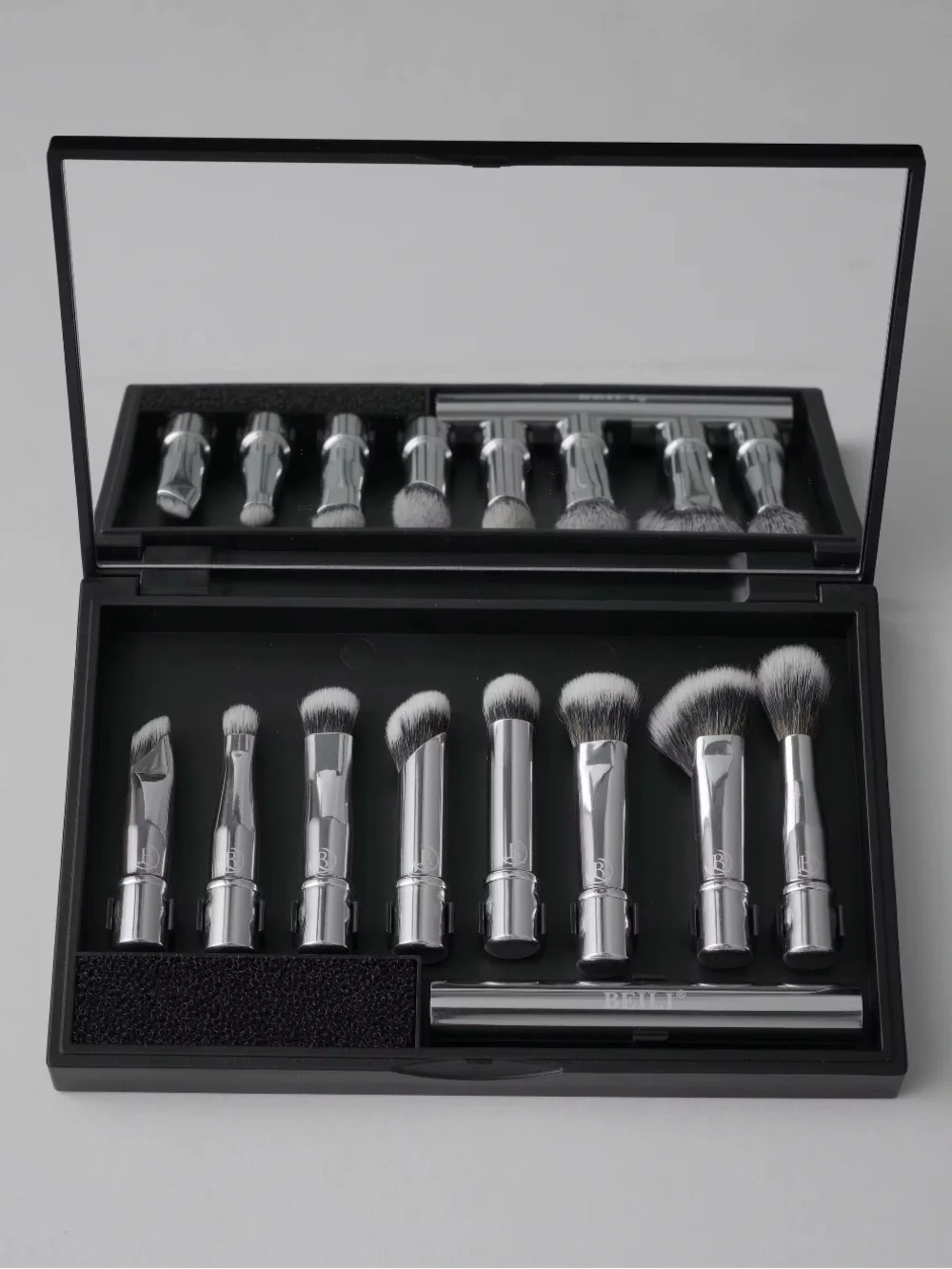 Portable Makeup Brush Kit.